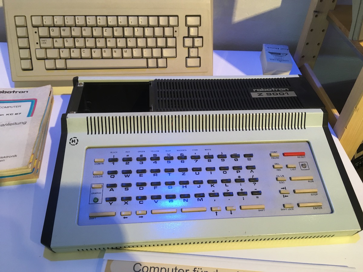 East-German Robotron computer with Z80 clone