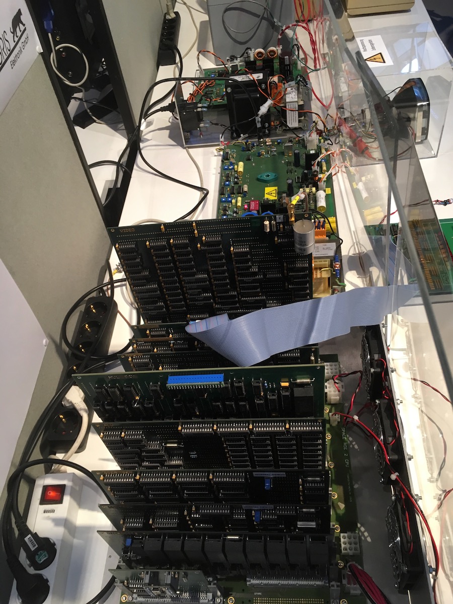 TU Berlin's 700 chip TTL computer project